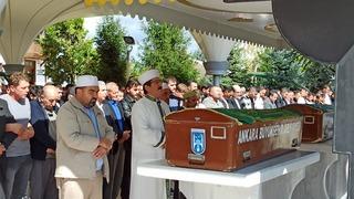 Ankara'da kazada ölen kardeşlerin cenazesi defnedildi