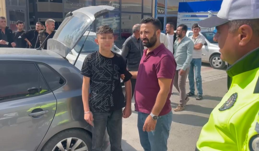 Patronunun aracını kaçırdı, polis ekiplerinden kaçtı! 14 yaşındaki sürücü gazetecileri tehdit etti 5