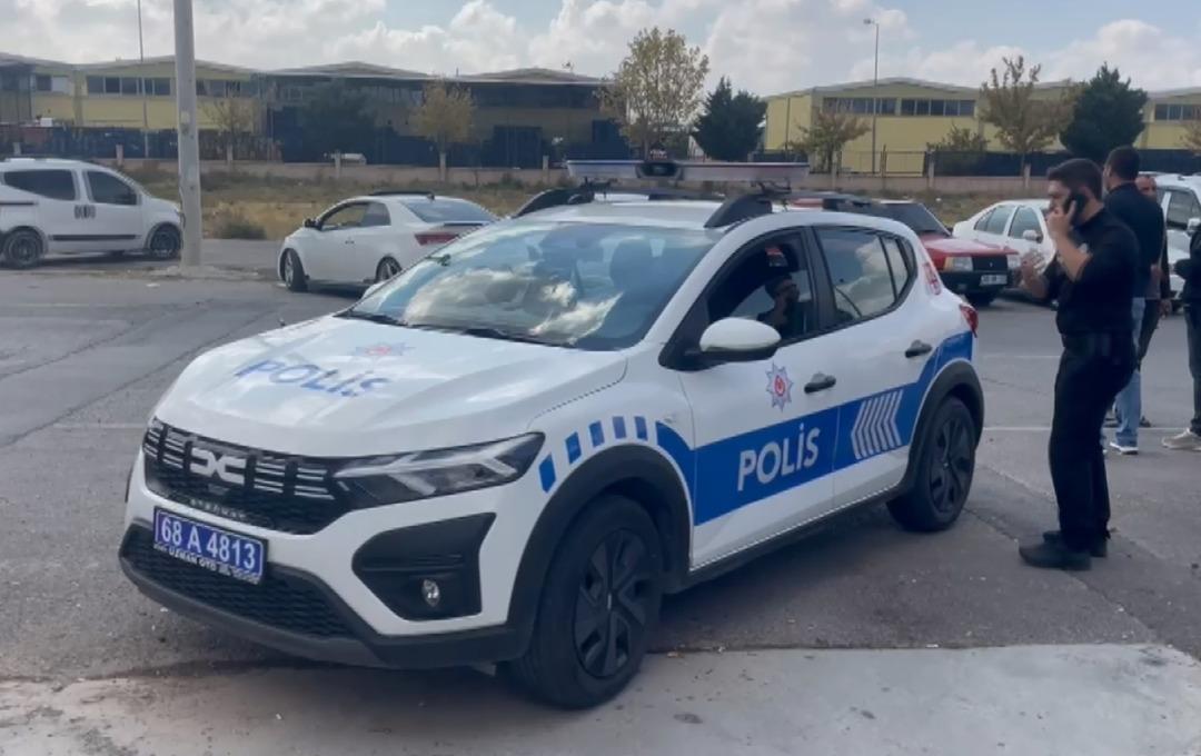 Patronunun aracını kaçırdı, polis ekiplerinden kaçtı! 14 yaşındaki sürücü gazetecileri tehdit etti 2