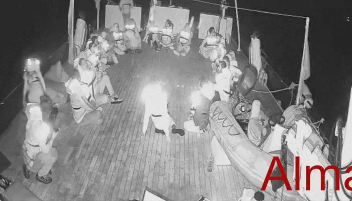 Gazze'ye ilerleyen Küresel Sumud Filosu'na müdahale! İsrail askerleri gemilere baskın yaptı