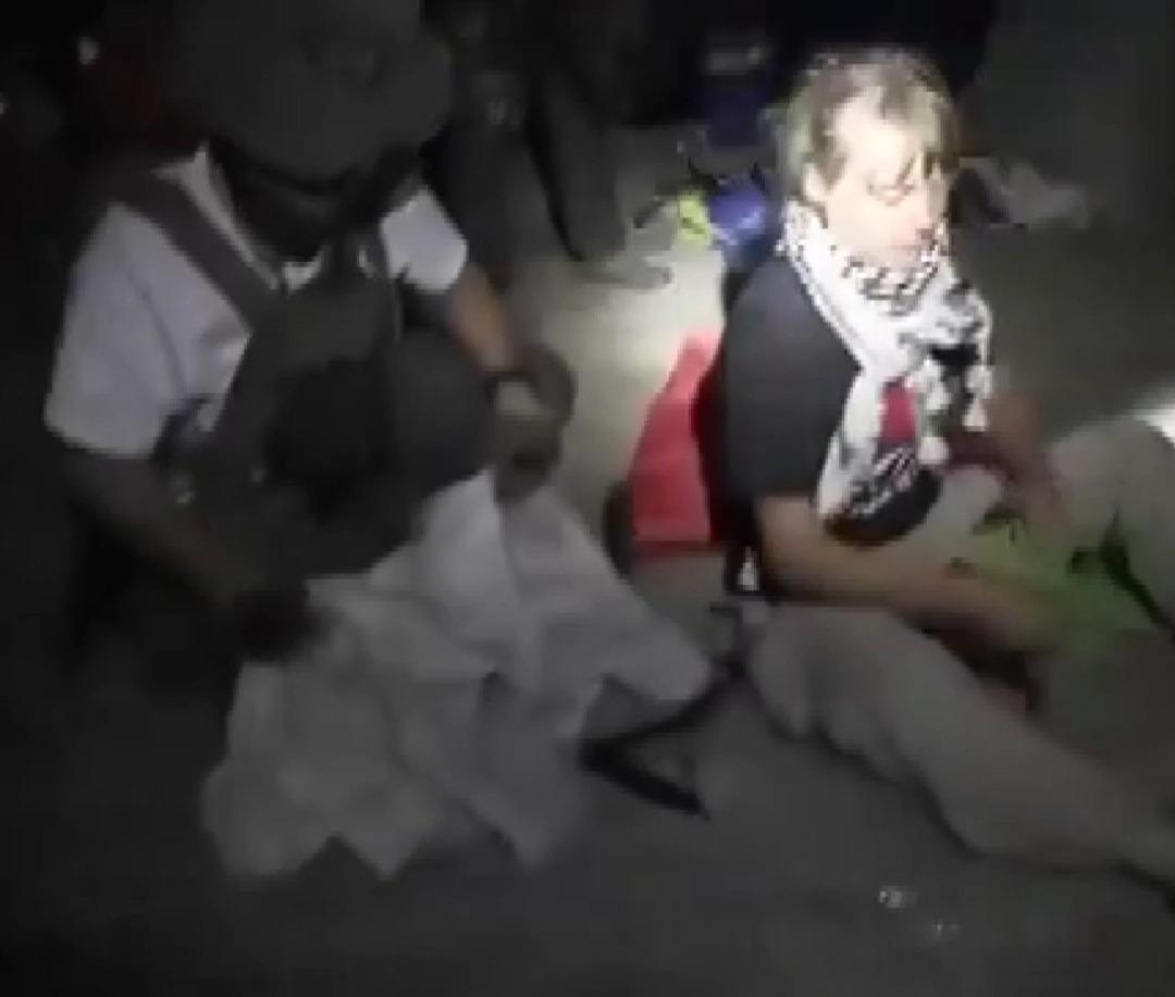 Dünyanın konuştuğu görüntü! İsrail den Sumud Filosu na saldırı... Baskın anı kamerada 2