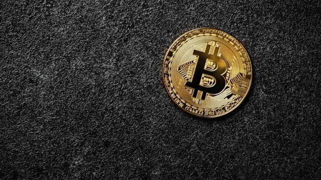 Kripto piyasasında &ccedil;ifte baskı: Bitcoin 82 bin doların altına indi