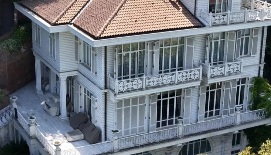 Boğazın ünlü yalısı satılmıştı! İşte FETÖ firarisi Akın İpek in köşkünün yeni sahibi 2