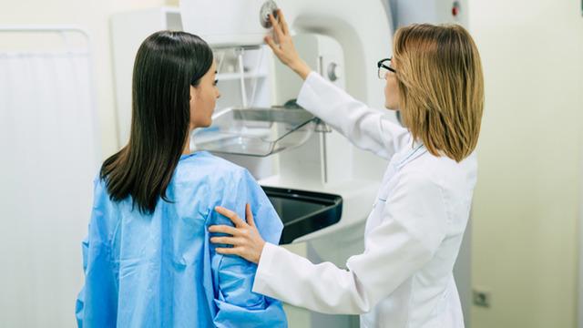 Her 8 kişiden 1’i yaşamı boyunca mücadele ediyor: Meme kanseri riskini azaltmak için günlük hayatta bunlara dikkat! 