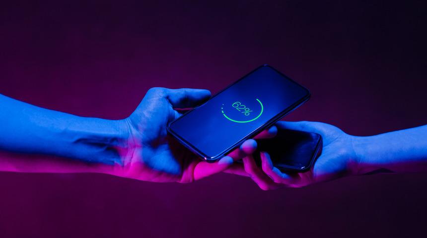 Telefonlarda kablosuz ters şarj nedir, nasıl yapılır?