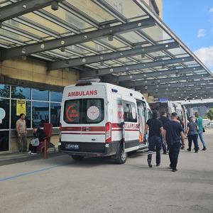Gıda zehirlenmesi şüphesiyle 12 öğrenci hastaneye kaldırıldı