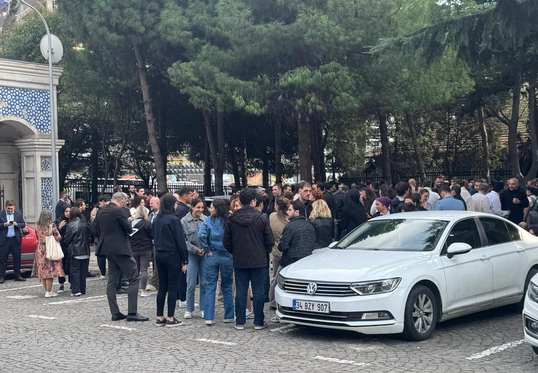 SON DAKİKA | İstanbul da hissedilen deprem! AFAD duyurdu: 5.0 büyüklüğünde merkez üssü Marmara Denizi 7