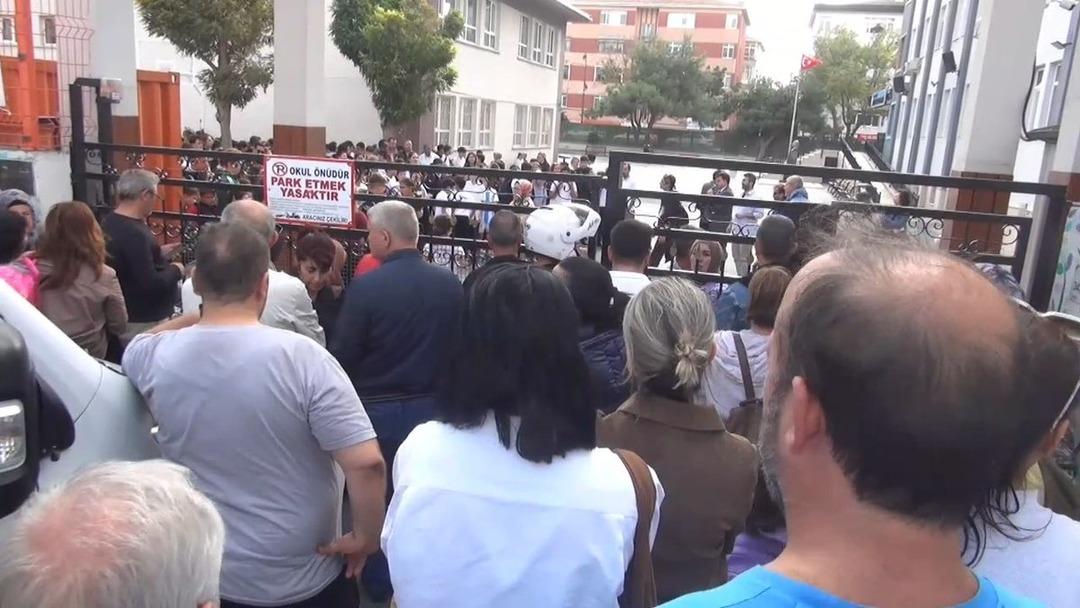 İstanbul’da 5.0 büyüklüğünde deprem oldu: Okullar tahliye edildi! İstanbul da okullar tatil edilecek mi?  2