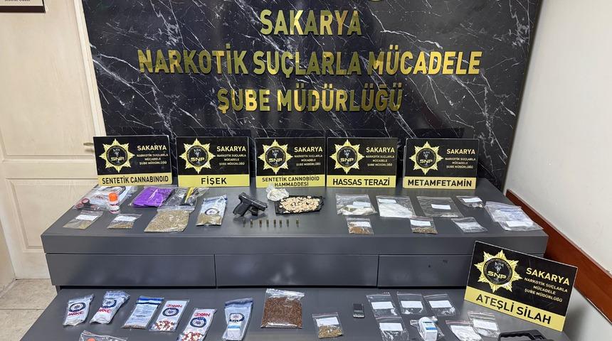 Sakarya'da uyuşturucu operasyonlarında 12 şüpheli tutuklandı