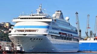 Astoria Grande kruvaziyeri 940 yolcusuyla Samsun Limanı'na demirledi