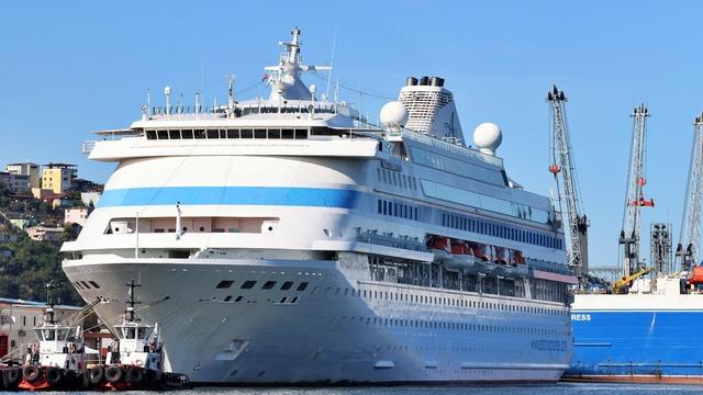 Astoria Grande kruvaziyeri 940 yolcusuyla Samsun Limanı'na demirledi