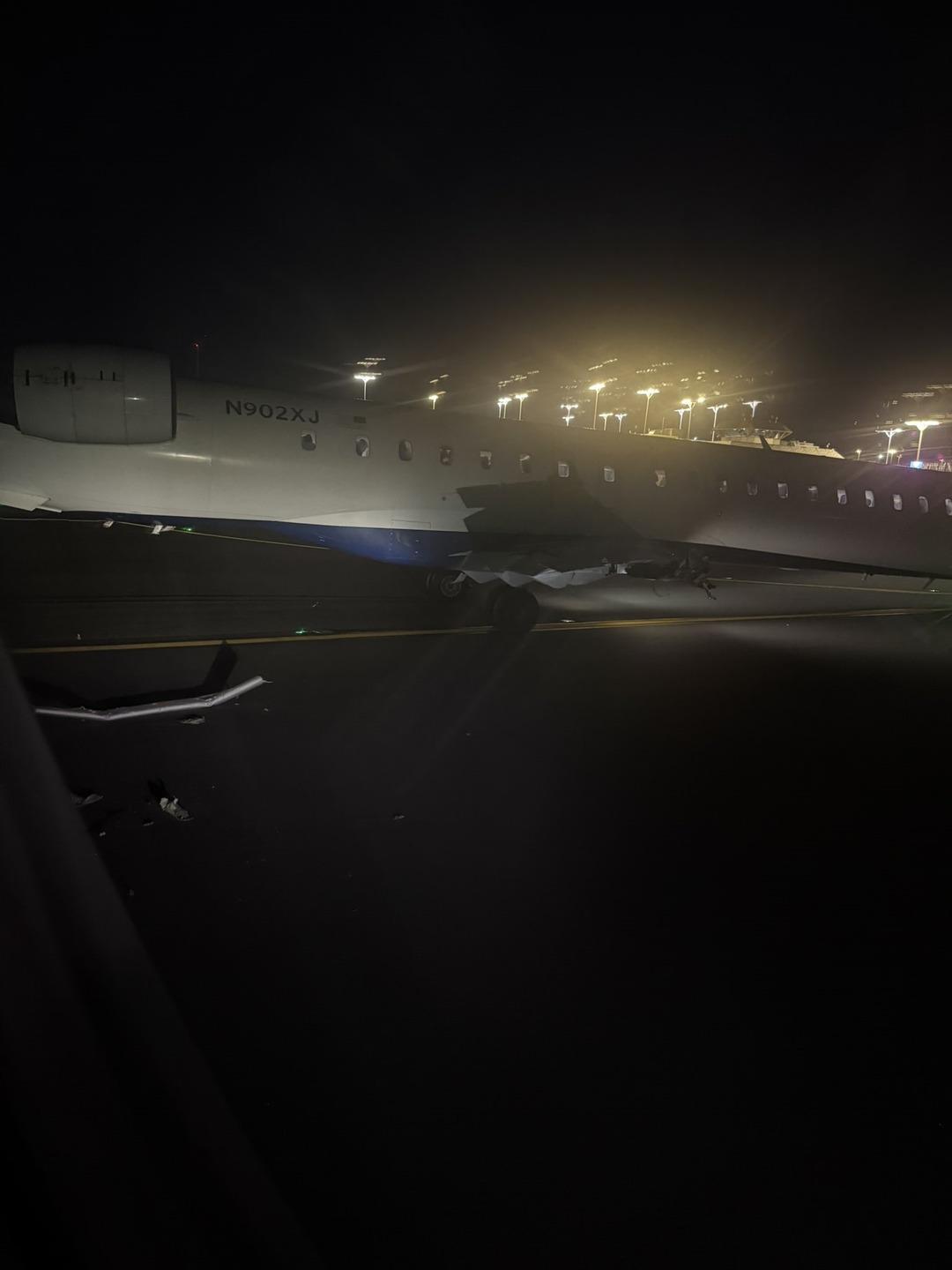 New York taki LaGuardia Havalimanı nda korkutan kaza! İki yolcu uçağı çarpıştı 2