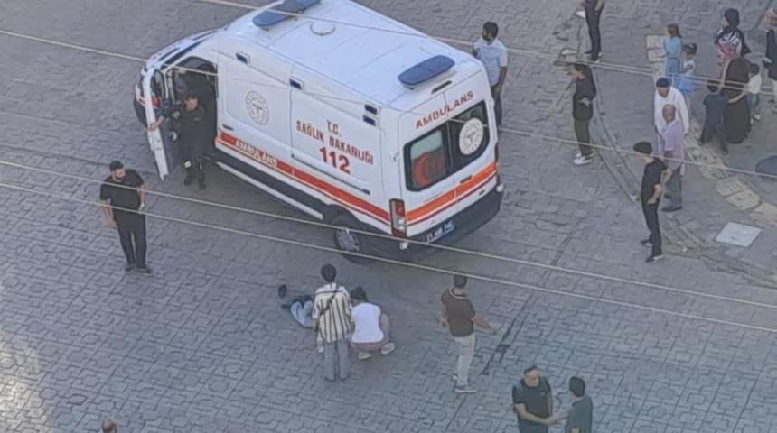 Motosikletiyle şişe üzerinden geçti, dengesini kaybederek düşüp yaralandı