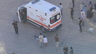 Motosikletiyle şişe üzerinden geçti, dengesini kaybederek düşüp yaralandı