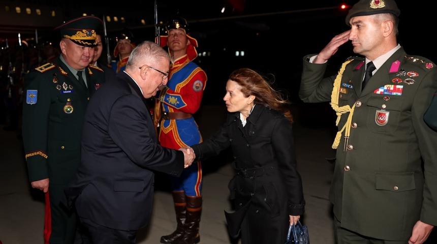 Milli Savunma Bakanı Güler, Moğolistan'da resmi törenle karşılandı