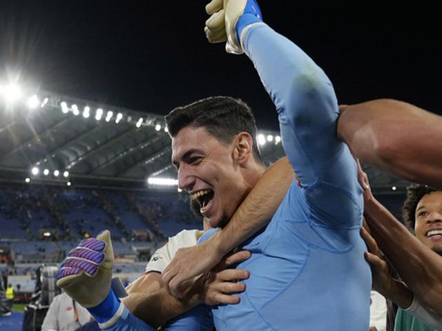 Berke Özer Roma'yı yaktı! İtalya'da 3 penaltı üst üste kurtardı ve takımına 3 puan kazandırdı... Bir tarih yazdı...