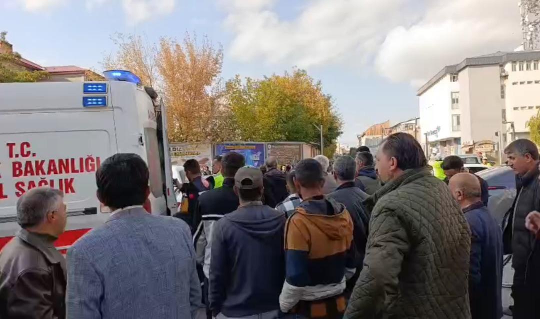Sokak ortasında birbirlerine girdiler! Polisin müdahalesi can kaybını önledi: Yaralılar var 2