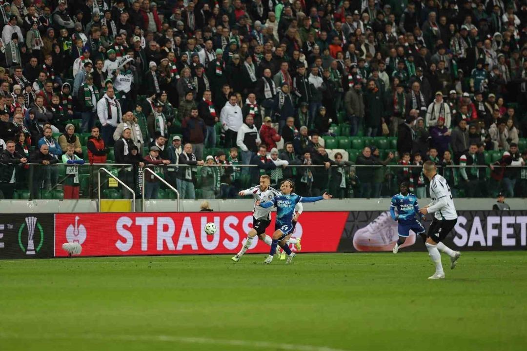 Legia Varşova-Samsunspor Maçı Özeti ve Tüm Önemli Anları! Tarihi bir gece... Samsunspor Polonya dan zaferle döndü... 2