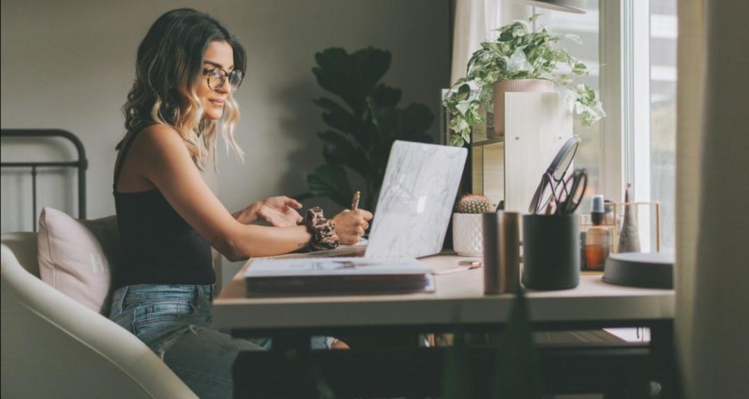 Evden çalışırken motivasyonunu artıracak pratik öneriler 1