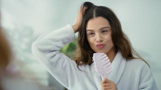 Sağlıklı ve parlak saçlar için evde yapılabilecek maskeler nelerdir?