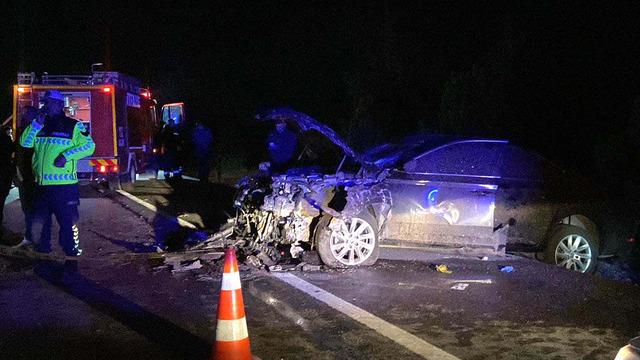 Eskişehir’de AK Parti milletvekili Ayşen Gürcan’ın makam aracı kaza yaptı: 1 ölü, 4 yaralı