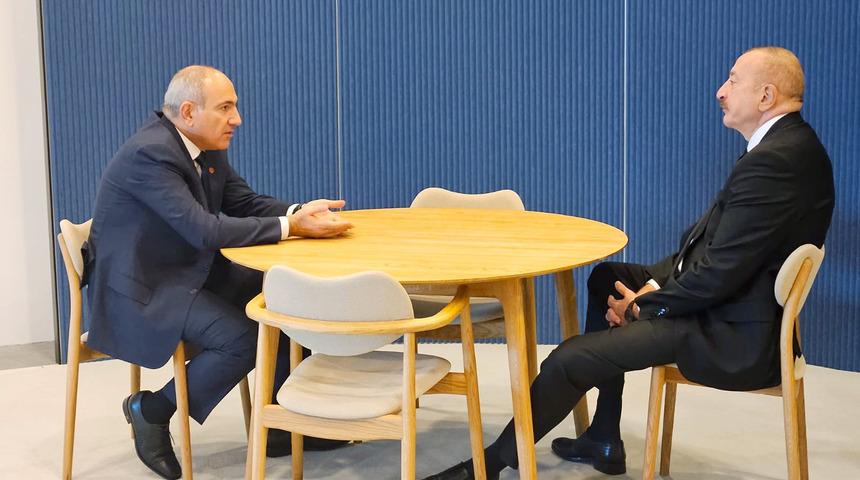 Aliyev ile Paşinyan, Kopenhag'da bir araya geldi