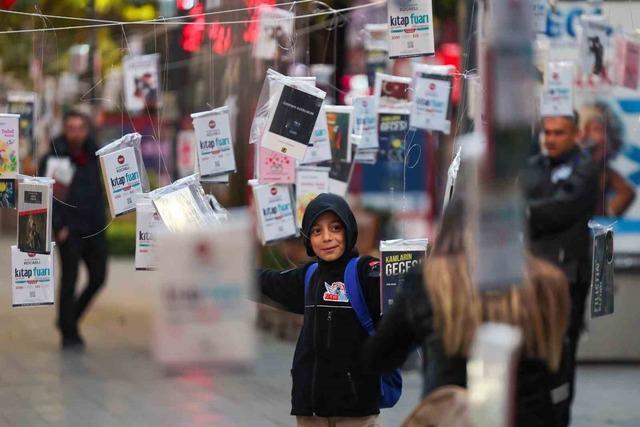 Kocaeli Kitap Fuarı’nda ağaçlar kitap açtı 5
