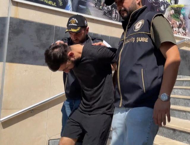 Uyuşturucu ticareti yapmak suçundan aranan firari hükümlü İstanbul da yakalandı 7