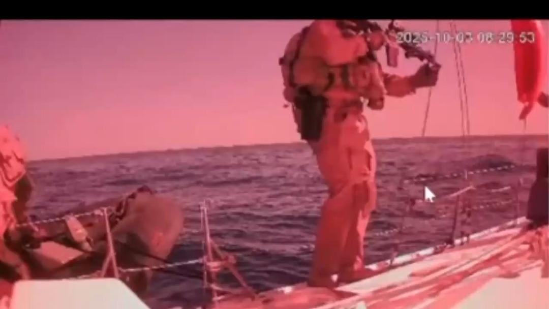 Son dakika | Son gemi de alıkondu! İsrail askerlerinden bu kez Marinette e baskın: İçinde Türk aktivistler de vardı 3