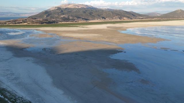 Buzul çağından sonra ilk kez yaşandı! Eğirdir Gölü ikiye bölündü