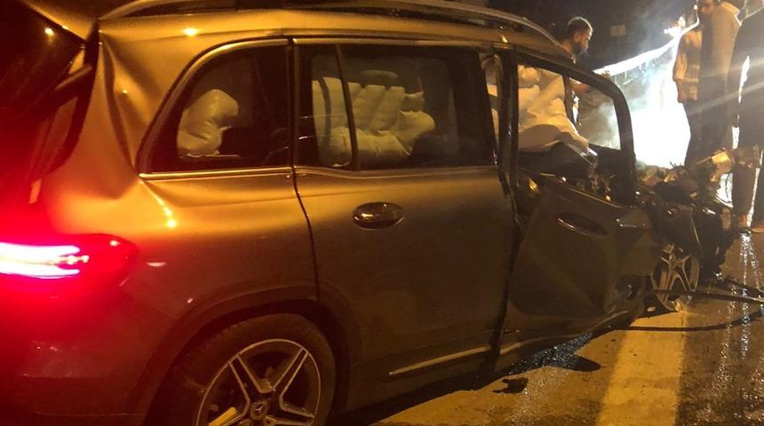 Bursa'da ters istikamete giren otomobil kamyonla çarpıştı! 1 kişi ağır yaralandı