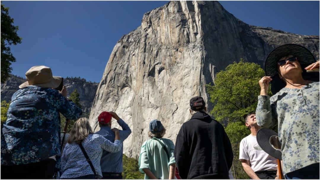 Ünlü dağcı tırmanırken yere çakıldı! Canlı yayında hayatını kaybetti 2