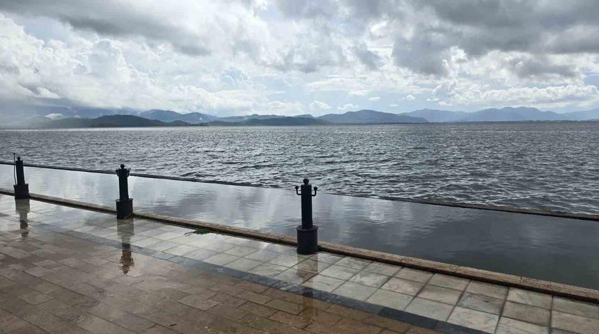 Köyceğiz Gölü yağmurdan nasibini aldı: su seviyesi yükseldi