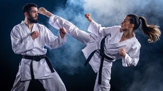 Karateciler vuruş yaparken neden bağırır?