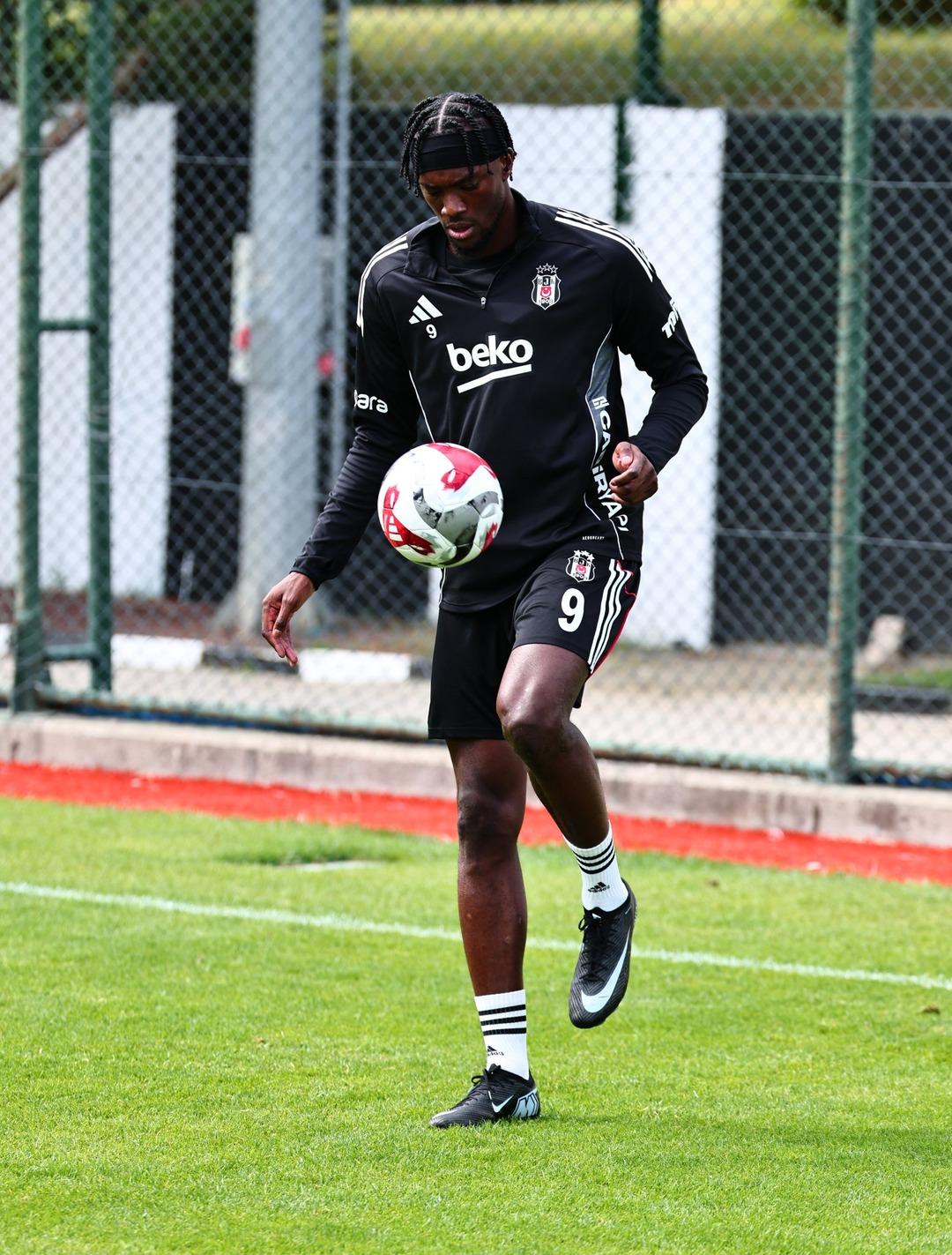 Beşiktaş ta Galatasaray maçı öncesi Tammy Abraham gelişmesi! Sakatlığının ardından derbide oynayabilecek mi? 2