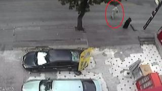 Ambulansın çarptığı yaya öldü; kaza kamerada