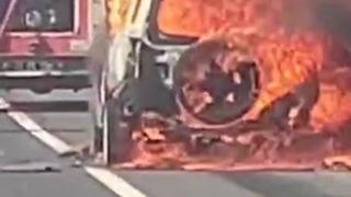 Diyarbakır’da seyir halindeyken alev alan cip küle döndü