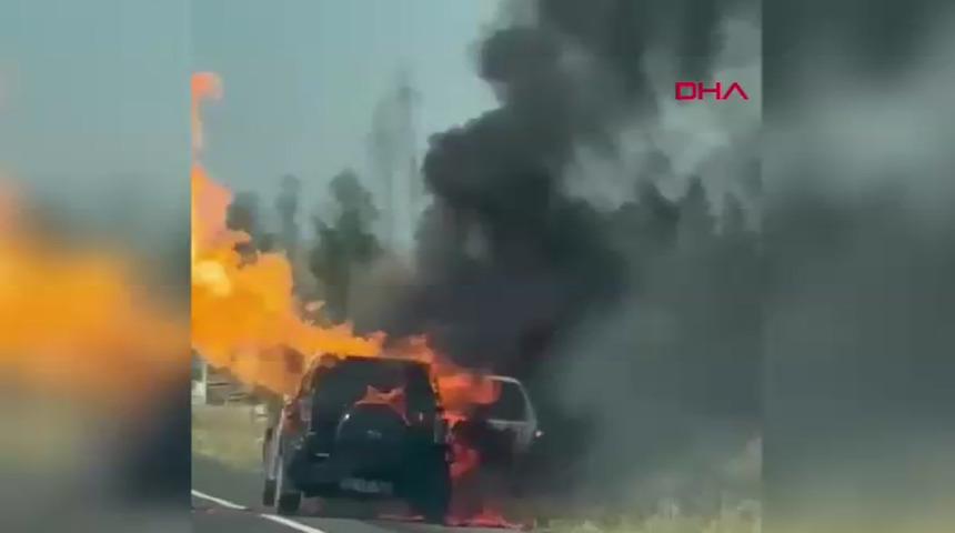 Yer: Diyarbakır! Seyir halindeyken alev alan cip yandı