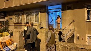 Binadaki fayans çatlağı paniğe neden oldu: bina sakinleri sokağa döküldü