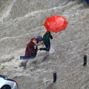Dikkat! Meteoroloji alarm verdi: Sağanak yağış ve fırtına ve uyarısı! Hafta sonu hava nasıl olacak?