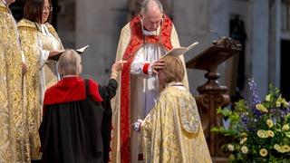 İngiltere Kilisesi’nde tarihi atama! İlk kez getirildi
