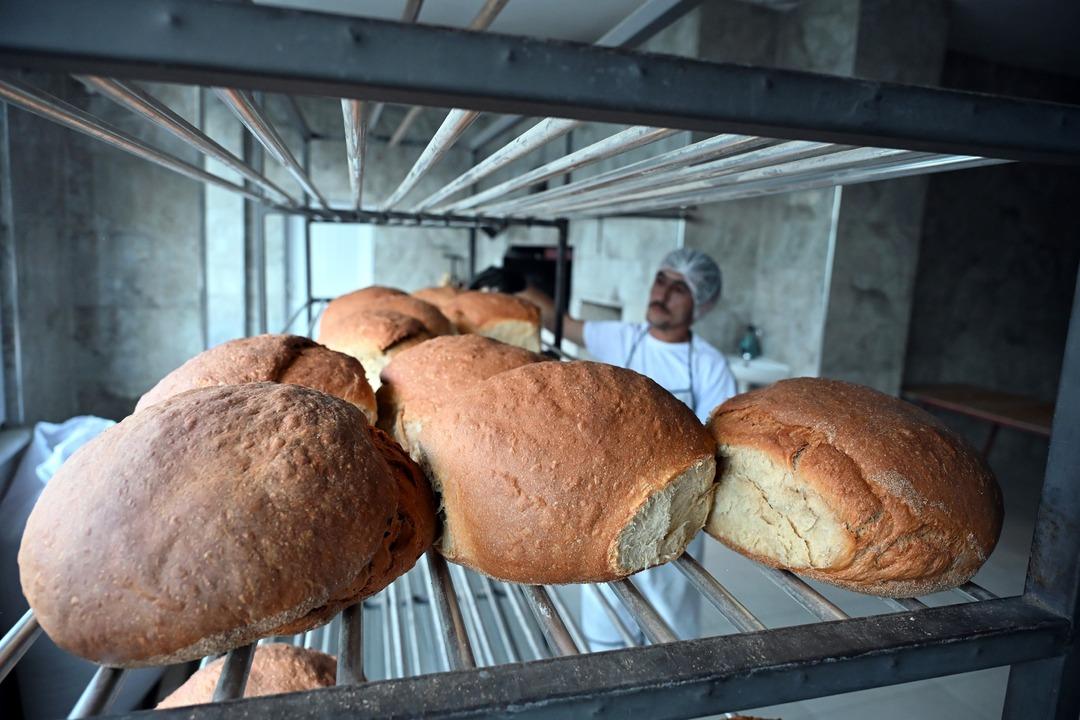 Şöhreti sınırları aştı! Kiloyla satılıyor, 8 saatte hazırlanıyor, 7 günde tüketiliyor:  Diyetisyen gibi ekmek  5