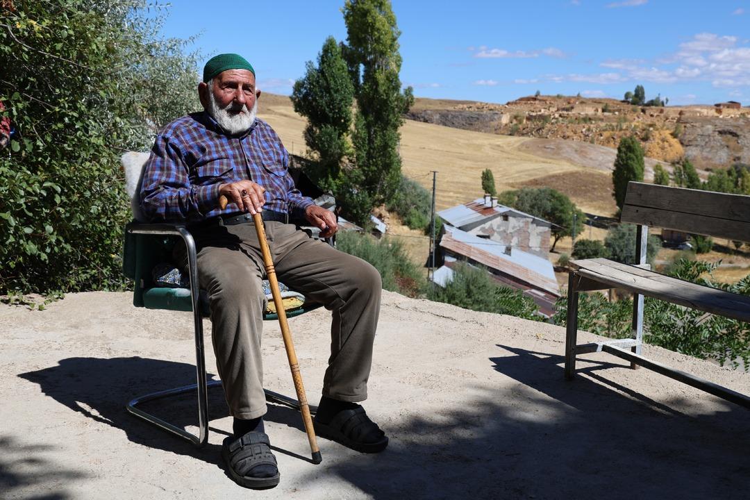 95 yaşındaki Mahmut dede sağlıklı ve uzun yaşamın sırlarını paylaştı: Doğal beslenmenin faydalarını açıkladı... 2