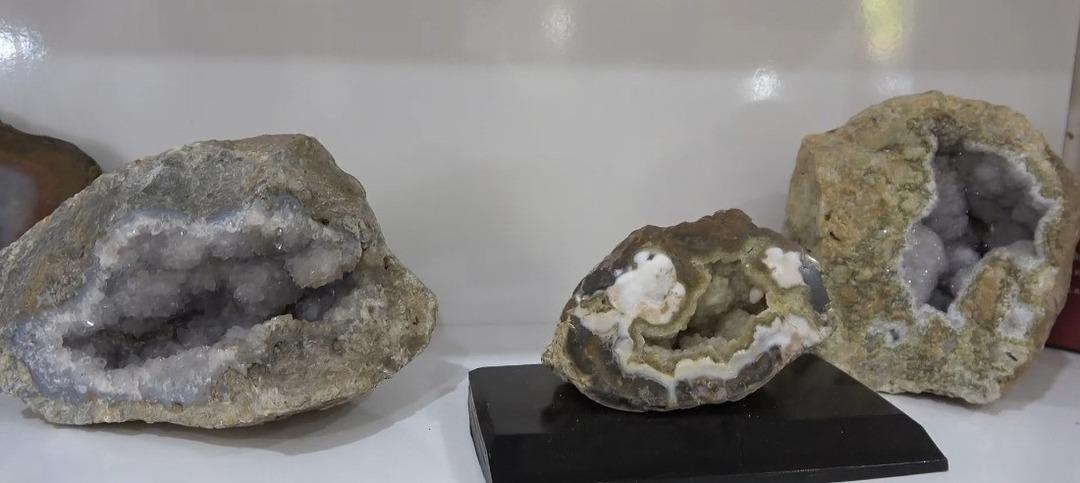 Doğal taşlar kadınların elinde aksesuara dönüşüyor: "İlk kadın girişimi kooperatifi" Ametist ve kalsedon taşlarının faydaları nelerdir? 1