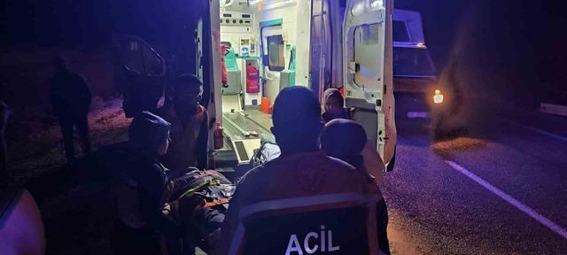 Derebucak’ta otomobil ile minibüs çarpıştı: 2 yaralı 1