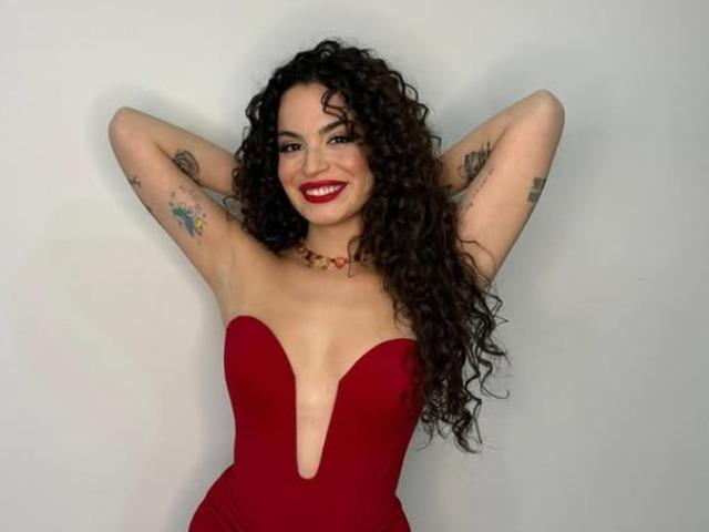 Aslı Bekiroğlu doktor hatası y&uuml;z&uuml;nden yeniden ameliyat olacak! 'Yanlışlıkla bağırsağımı kestiler'