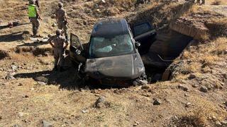 Muş’ta takla atan araç şarampole uçtu: 3 yaralı