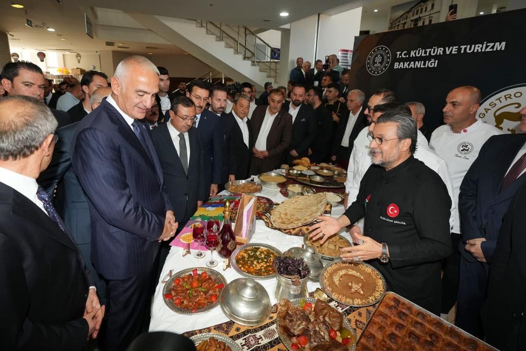 Kültür ve Turizm Bakanı Mehmet Nuri Ersoy: "Hangi bebek hangi çocuk hangi masum insan böyle bir acıyı hak eder" 3