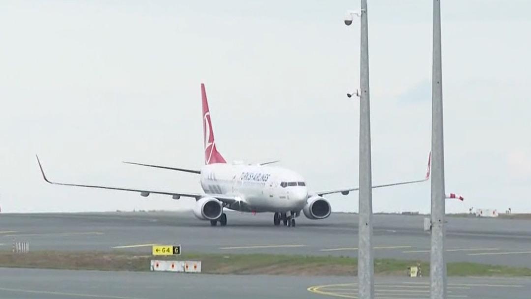 Son dakika | İsrail in alıkoyduğu Türkler İstanbul da! Küresel Sumud Filosu yla yola çıkmışlardı: Uçaktan sloganlarla indiler 1