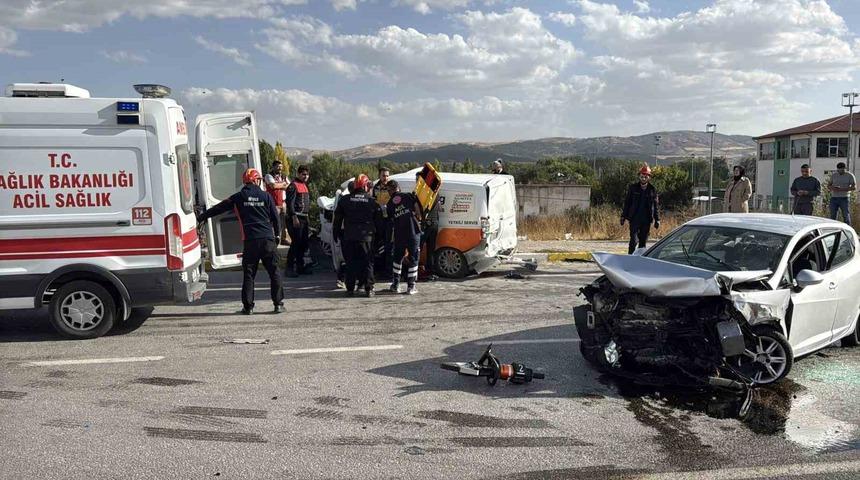 Sivas’ta feci kaza: 1 ölü, 2’si çocuk 4 yaralı